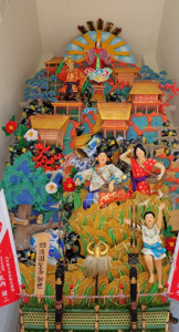 十八番山笠　櫛田神社　・ 見送り：烟満国聖帝御世（ケブリハクニニミツヒジリノミカドノミヨ）　人形師：