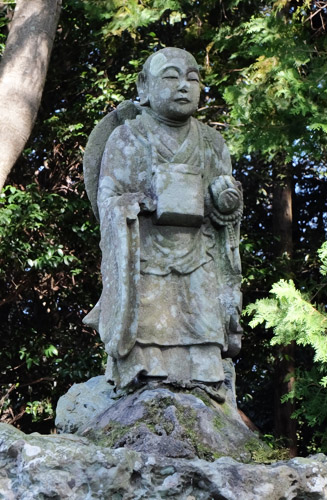 弘法大師の像がある