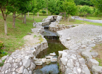 本木川自然公園はきれいに整備された公園