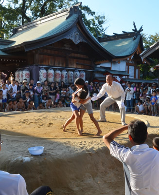 福間諏訪神社秋祭り最大のイベントは子供奉納相撲大会