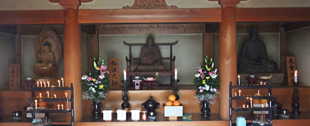 太師堂の中には弘法大師像などがある