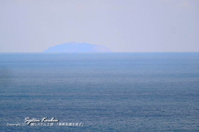 【2019/12/20撮影】　沖ノ島が見えた時の拡大写真 （望遠レンズで撮影）