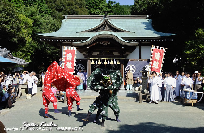 毎年９月９日、県内の秋祭りで最も早く行われる津屋崎金刀比羅神社の御神幸祭