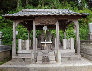 菊姫他６人の墓のある菊姫廟