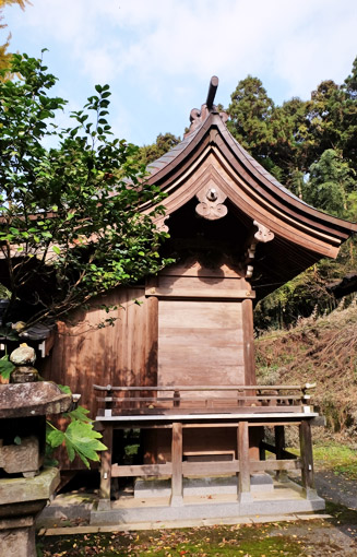 依岳神社（よりたけじんじゃ）の本殿