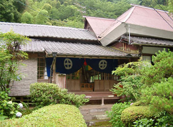 素朴な定林寺の本堂