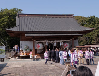 【11:20頃】 柳川藩立花家ゆかりの三柱神社の社殿