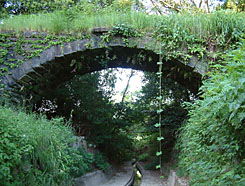 最古の石造アーチ型水路橋である早鐘眼鏡橋
