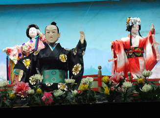 「八女燈籠人形」は昭和52年に国指定重要無形民俗文化財に指定されている