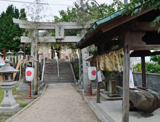 こちらは須賀神社の仮殿(旅所)